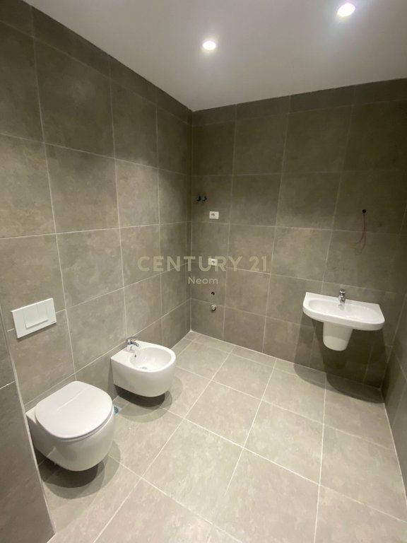 Apartament 2+1 për shitje në Univers City.