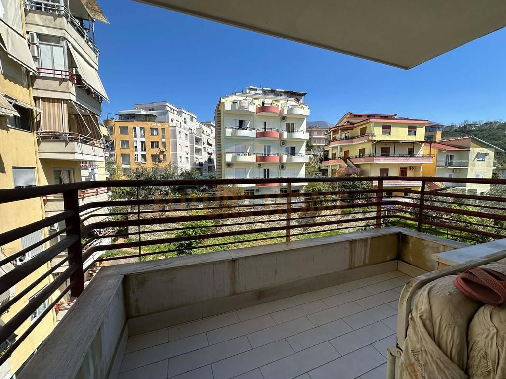 Qera, Apartament 1+1, Fresku