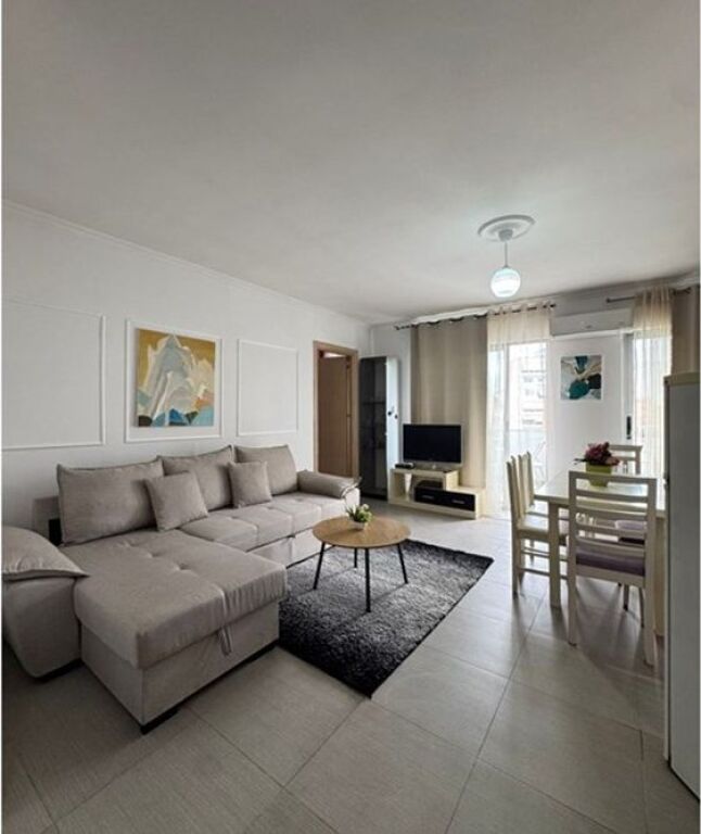 Apartament 2+1 me qira, Komuna e Parisit