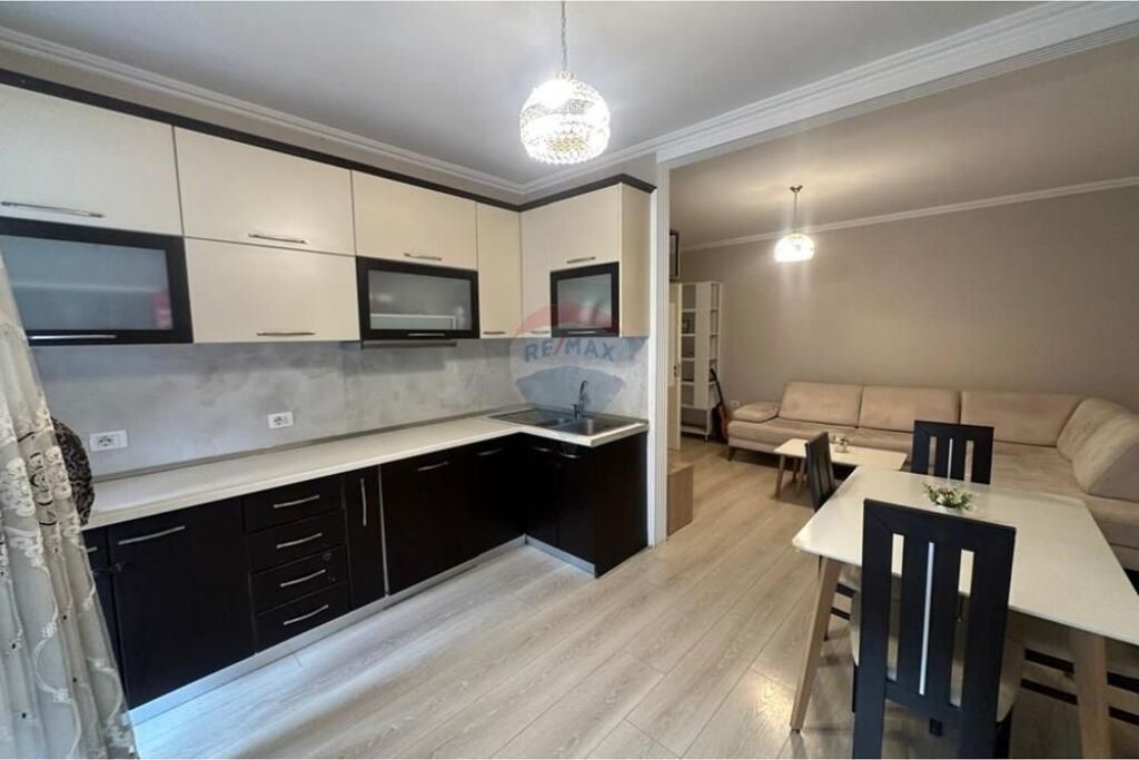 APARTAMENT 2+1+2 PER SHITJE TE 5 MAJI