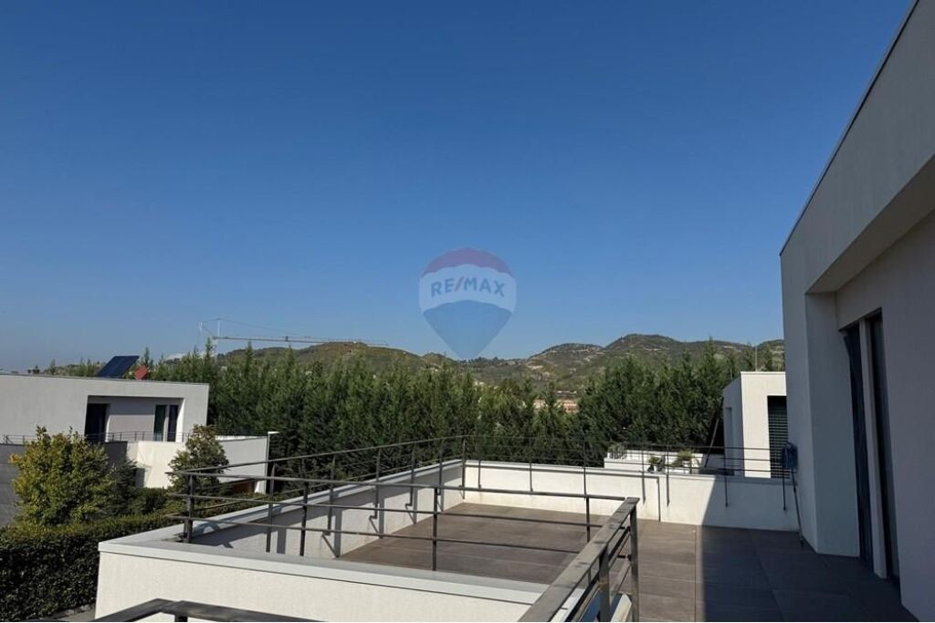 Vilë - Për Shitje - Vishnjë, Tiranë(ID: 530491002-171)