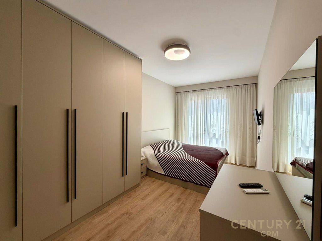 APARTAMENT MODERN 2+1+2 PER QIRA TEK PAZARI RI! (PA BANUAR ME PARE)