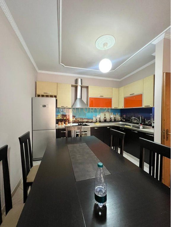 Apartament 2+1 Me Qira në Plazh-Durres !