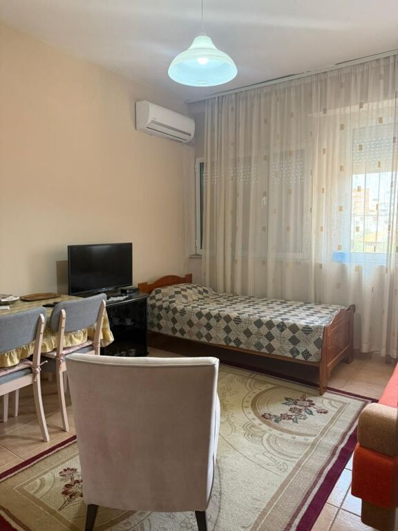 Tirane, monolocale 1+1 in affitto, 2° piano, 30 m² 400 € (Via Irfan Tomini)