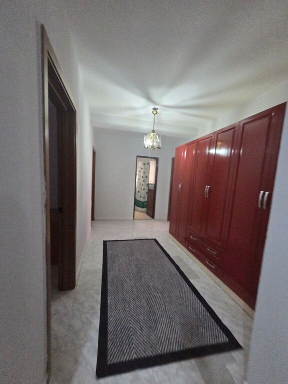 Jepet 3+1 me qira Komuna Parisit