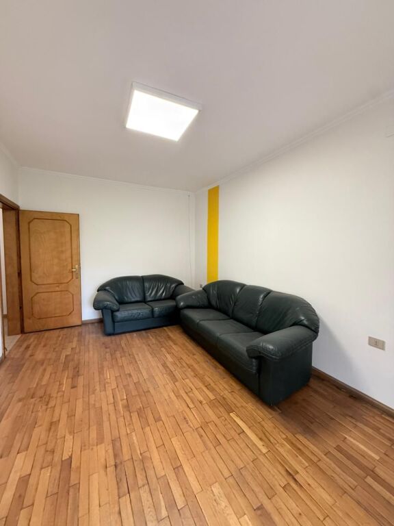 APARTAMENT 3+1 ME QERA NE QENDER