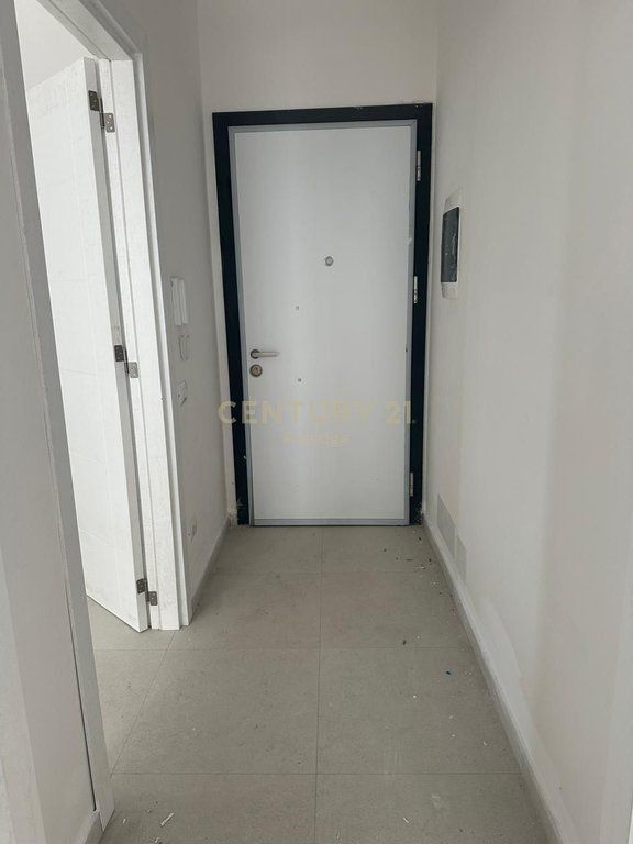 AMBIENT ZYRE ME QIRA, REZIDENCA DAEL, BULEVARDI I RI, TIRANE!