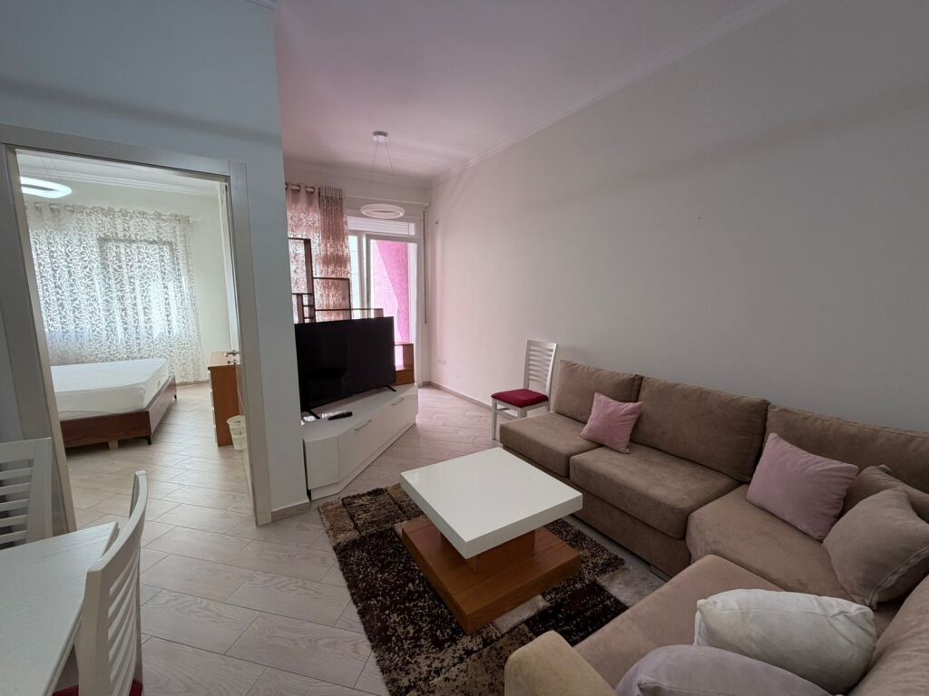 Qera 1+1 , Kopeshti Botanik