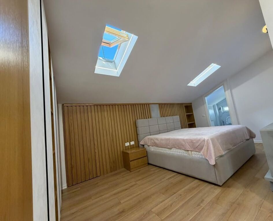 📌 Penthouse me Qira – Secret Garden, pranë TEG