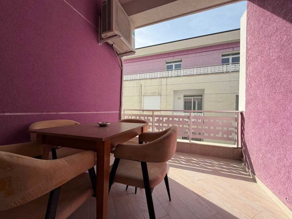 Qera 1+1 , Kopeshti Botanik