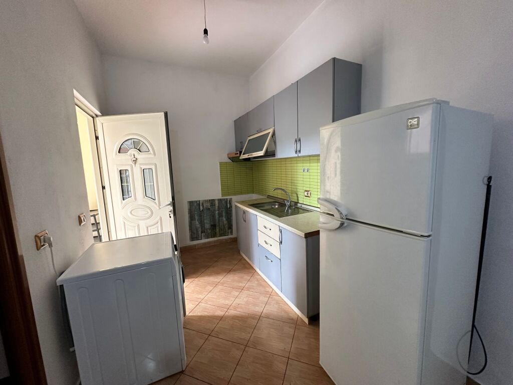 Apartament 1+1+Ballkon me Qira Rruga Jordan Misja