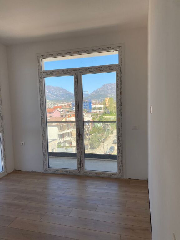 Rent | Ambjent Biznesi | Rruga Jordan Misja | 600 €/month