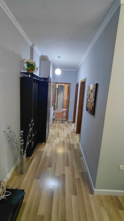 jepet me qera apartament 2+1 tek big markei