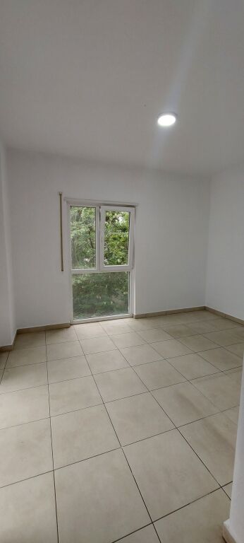 Shitet apartament 2+1+2 te Selvia