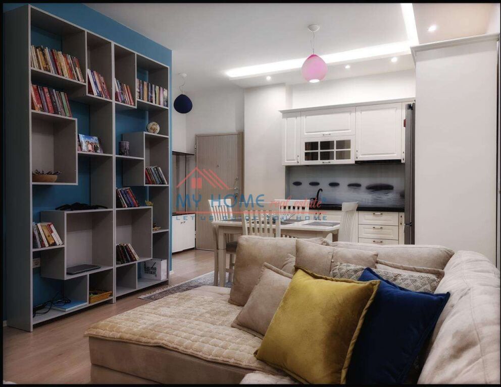 Appartamento 1+1 in affitto presso Komuna e Parisit