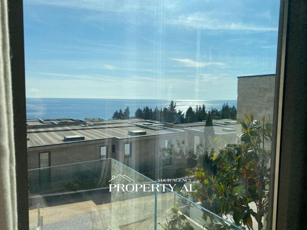 Vile ne shitje ne Dhermi