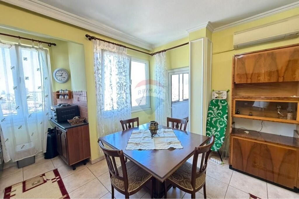 Apartment for sale near the New Bazaar