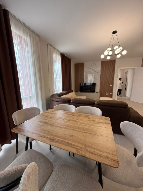 Apartament 2+1 per qera prane Farmacise 10