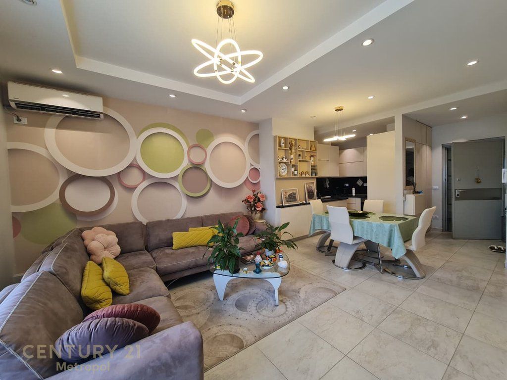 Ofrohet për shitje një apartament ekskluziv 2+1+2 në një nga kullat më elitare të Tiranës, Ambasador 3!