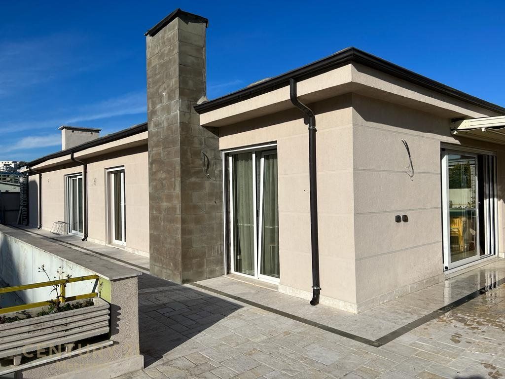 Luxury penthouse 3+1+2 for sale at Dry Lake