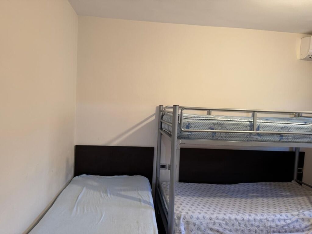 Jepet Me Qera Apartament 1+1+1 Ballkon