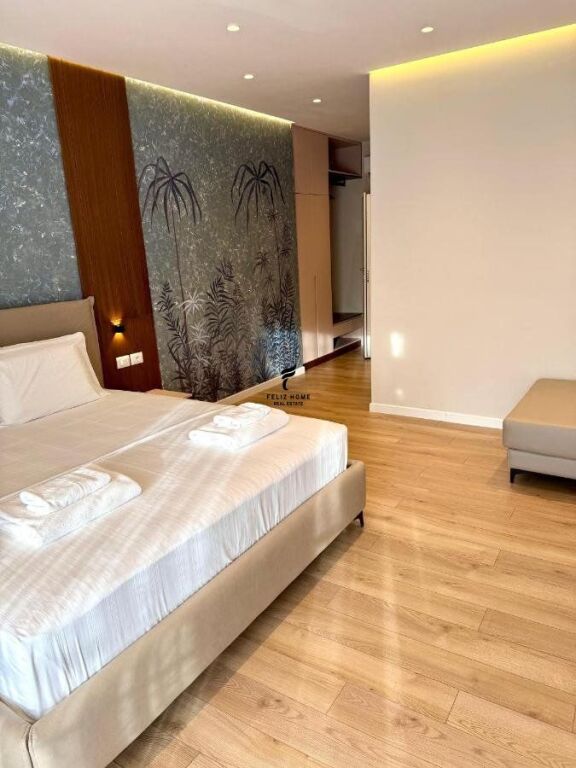 JEPEN ME QERA 17 DHOMA HOTELI VLORE 500.000 LEKE FH-69574