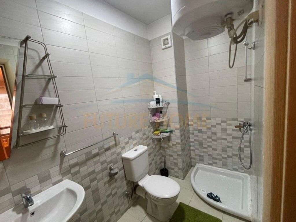 Shitet, Apartament 2+1+2, Qytet Studenti, Tiranë