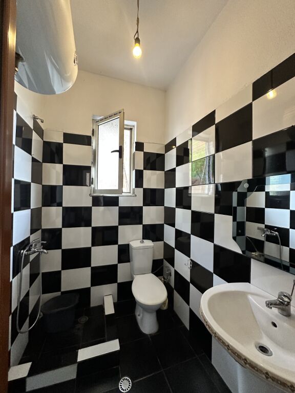 Apartament 1+1+Ballkon me Qira Rruga Jordan Misja