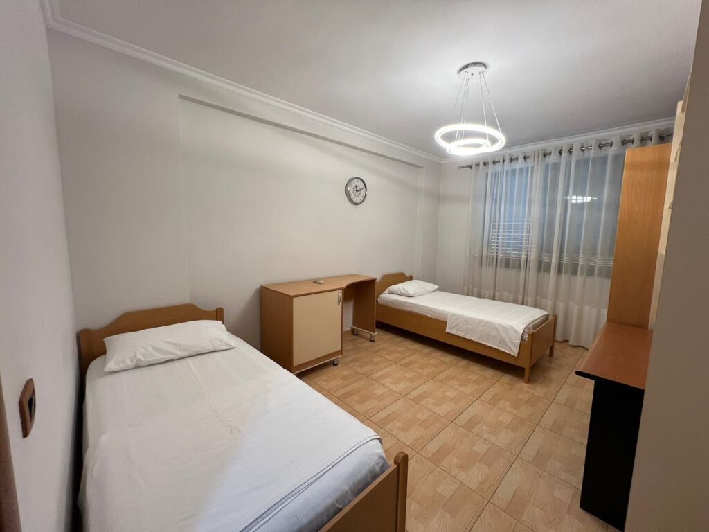 Qira, Apartament 2+1+2 tualete, ”Rruga e Kavajës”, Tiranë.