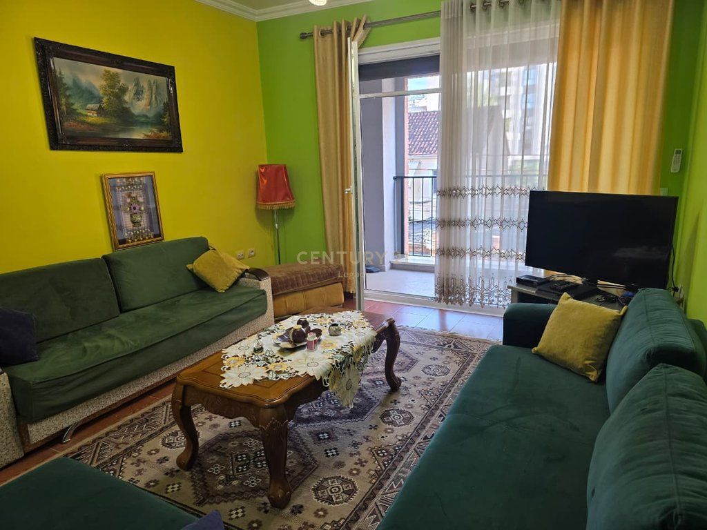 Jepet Apartament 1+1 me qira -Rruga Frosina Plaku