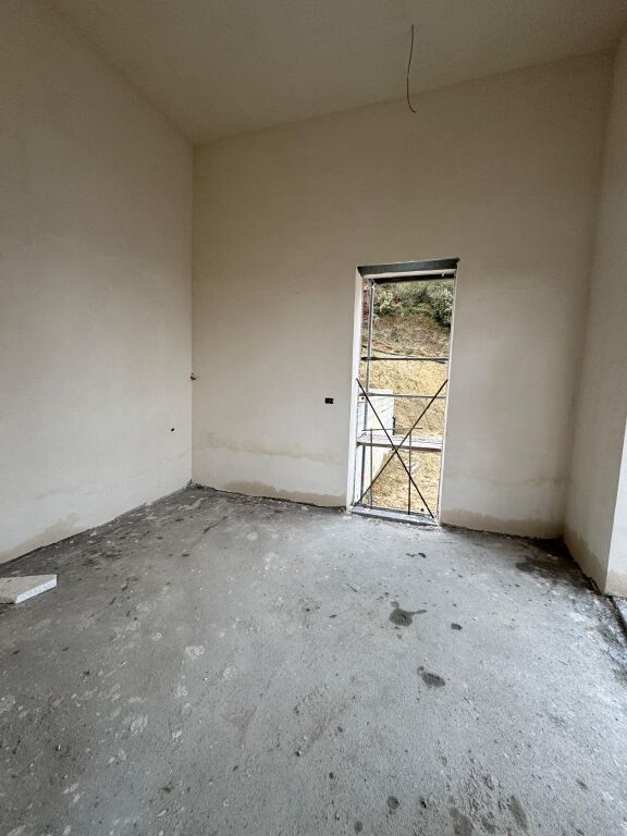 🏠Shitet Apartament 2+1+Verandë  📍Kodra e Diellit 2 💶 Çmimi: 190.000 Euro