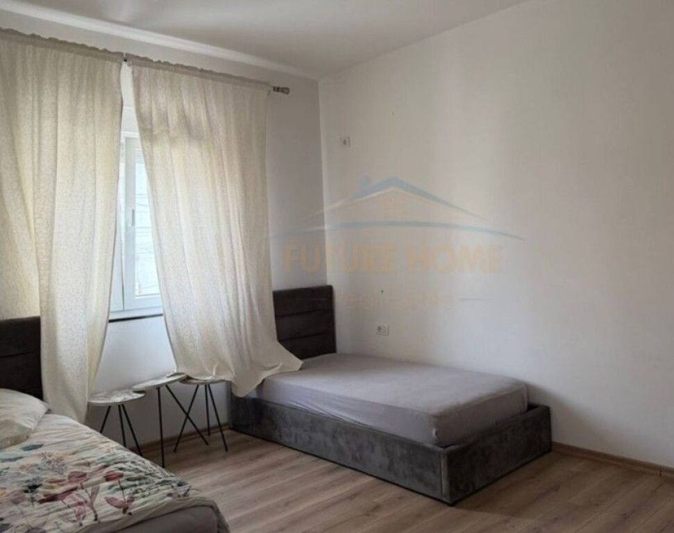 Qera, Apartament 2+1, Laprake