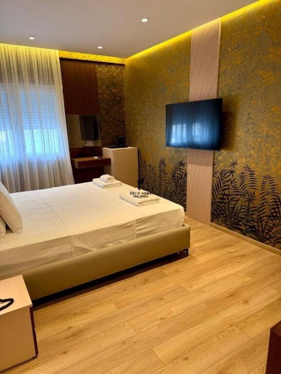 JEPEN ME QERA 17 DHOMA HOTELI VLORE 500.000 LEKE FH-69574