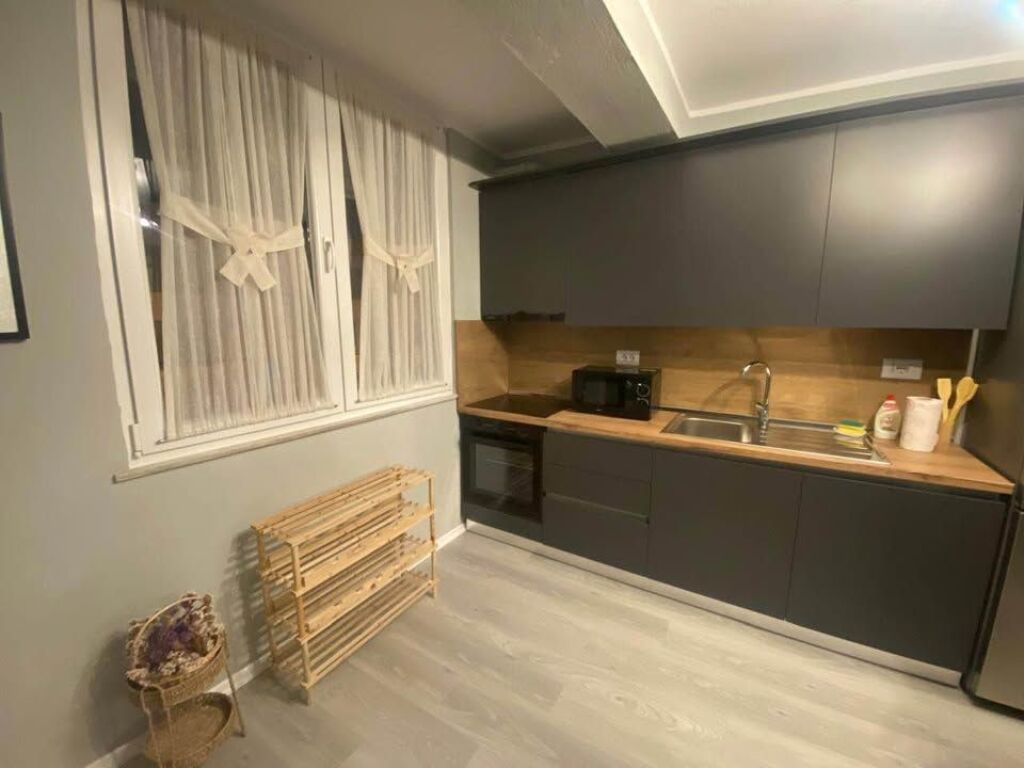 Apartament 1+1 me qera – Rruga e Durrësit