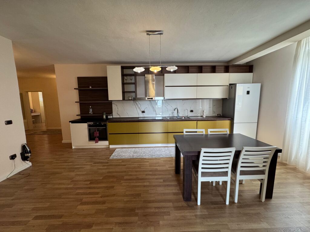Jepet apartament me qera 3+1+2 vollga