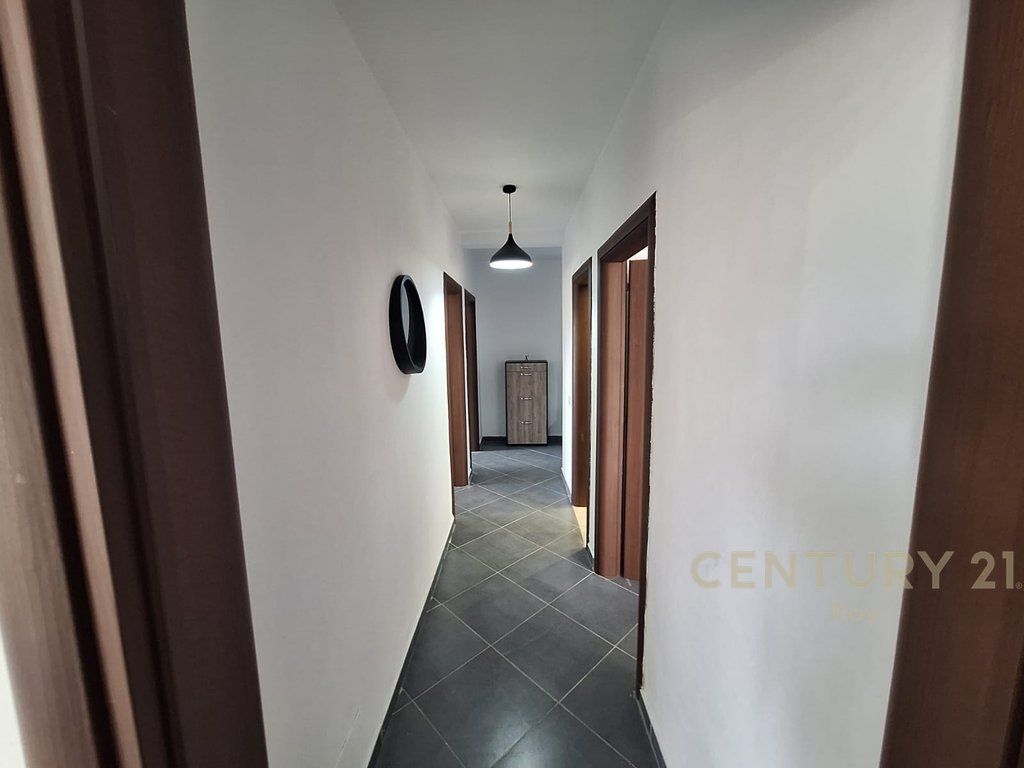 Apartment with Sea View 2+1+3 For Rent on the Beach, Durrës – 780€ | 130 m²