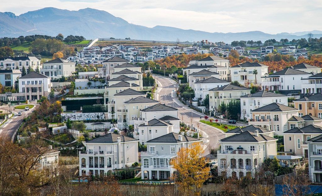 Vila me Pishine per qira – Rolling Hills Residence