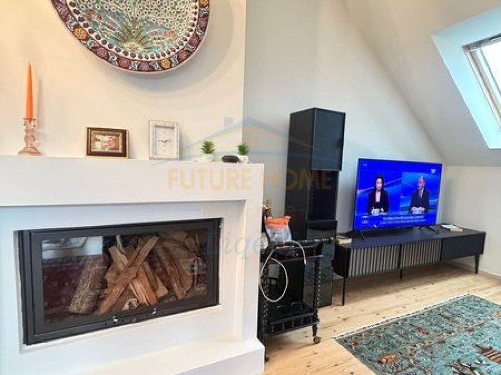 Shitet Apartament 2+1+2 , Komuna e Parisit