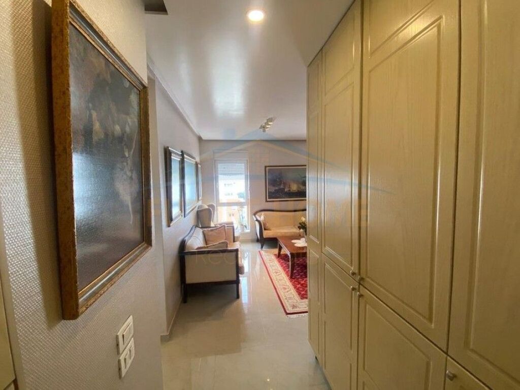 Shitet, Apartament 3+1, Kompleksi "Kontakt", 21 Dhjetori