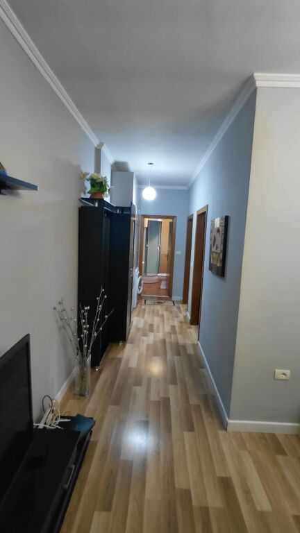 jepet me qera apartament 2+1 tek big markei