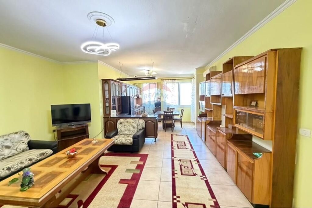 Apartment for sale near the New Bazaar