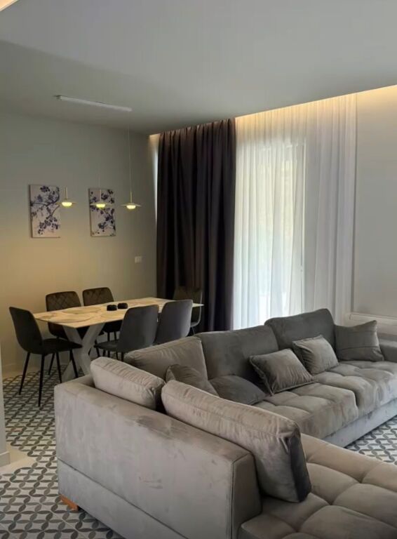 SHITET VILE 2 KATESHE PRANE PISHAVE QERRET, GOLEM