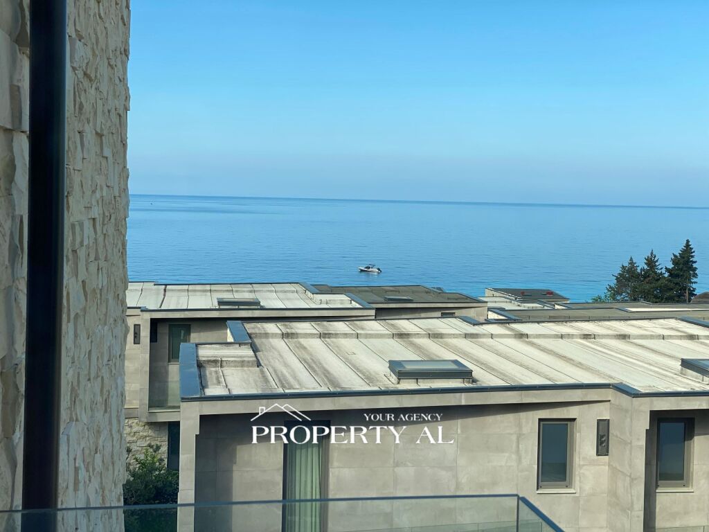 Vile ne shitje ne Dhermi