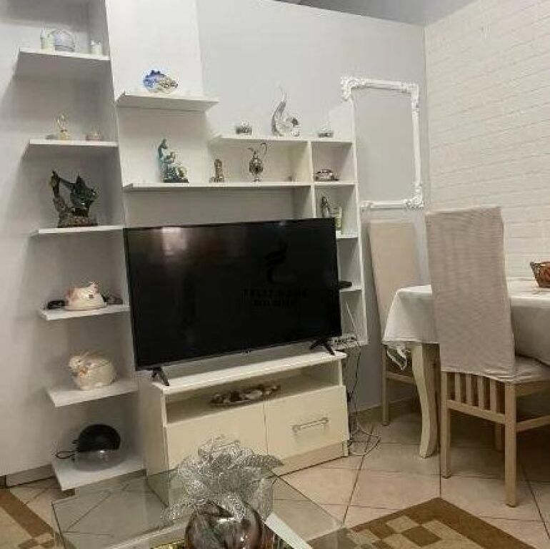 APARTAMENT ME QERA 2+1 21 DHJETORI 50.000 LEKE FH-69585