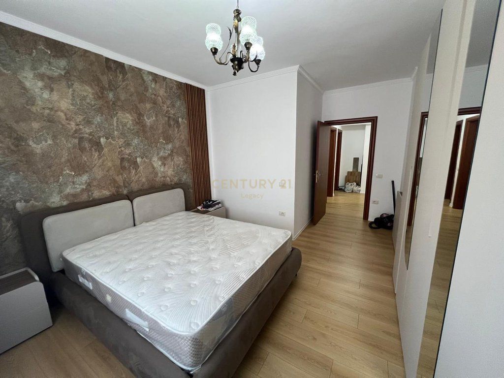 Jepet apartament 1+1 me qira ne Fresk!!