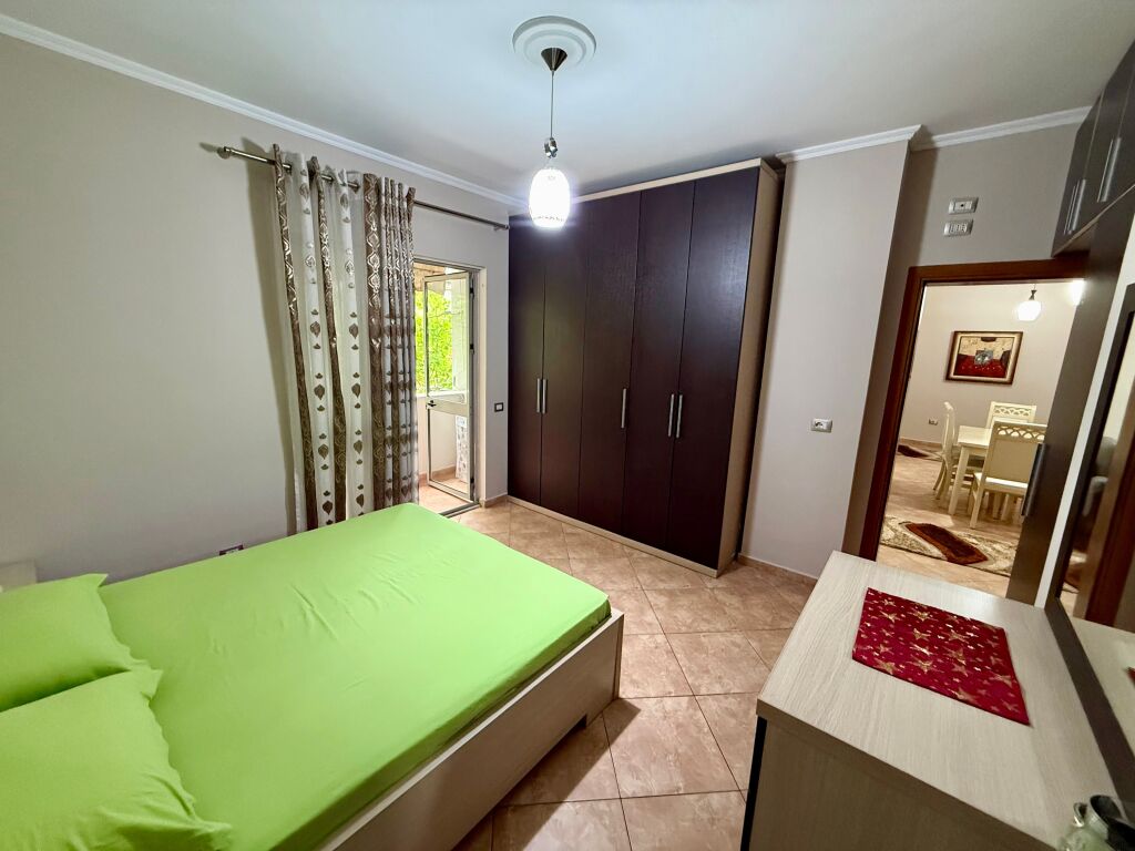 📣 QERA Apartament 2+1+2 Me Ballkon 📍 Rruga e "Kavajes", Perballe Xhamise 💶 Cmimi 70.000 Leke/Muaj✨