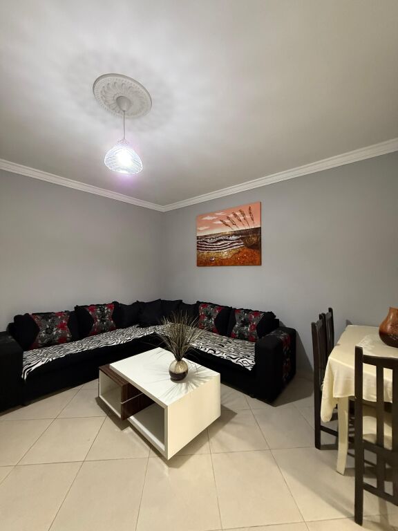 🏠JEPET ME QIRA Hyrje 1+1 ne Vile private 📍Ish Venue/Xhamllik 💶Cmimi: 40.000 Leke/Muaj