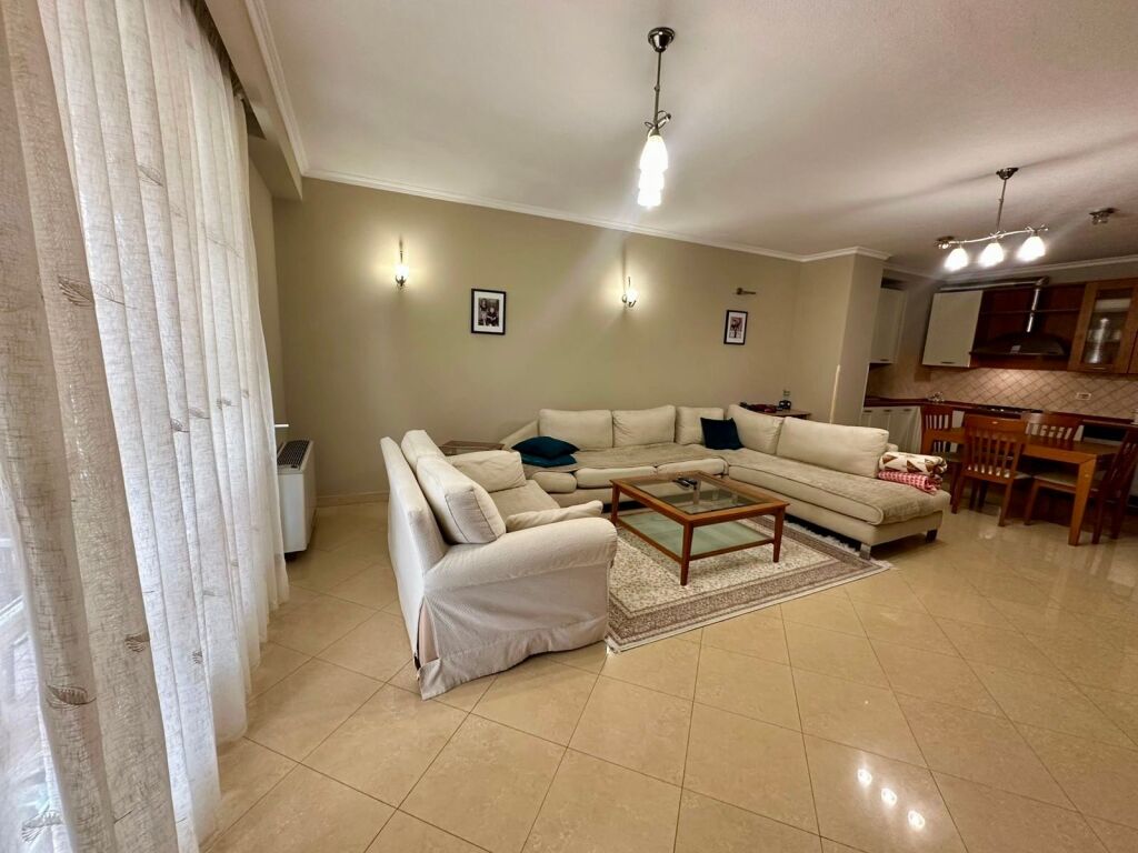 📣 AFFITTO Appartamento 2+1+2 📍 Ish Blloku, Tirana ✨