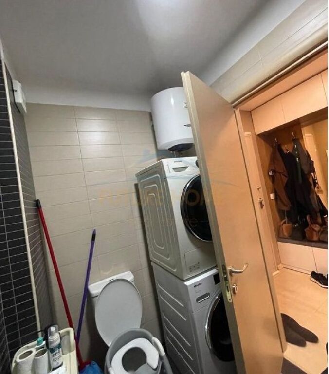 Shitet, Apartament 2+1+2, Qytet Studenti, Tiranë