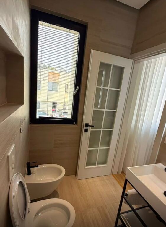 SHITET VILE 2 KATESHE PRANE PISHAVE QERRET, GOLEM